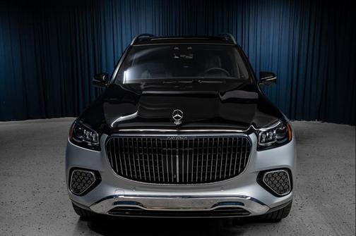 Cirrus Silver/Obsidian Black 2025 Mercedes-Benz Maybach GLS 600 4MATIC