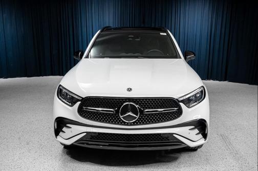 Polar White 2026 Mercedes-Benz GLC 300 Base