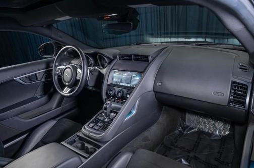 2019 Jaguar F-TYPE P300