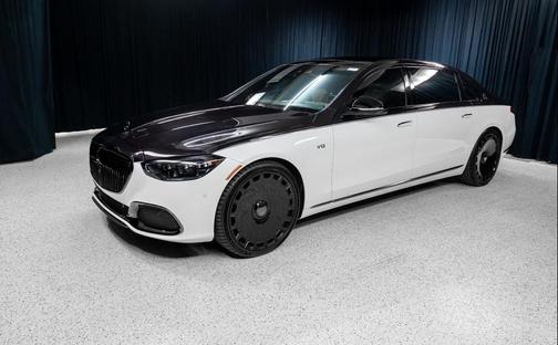 MANUFAKTUR Moonlight White Metallic 2025 Mercedes-Benz Maybach S 680 Maybach S 680