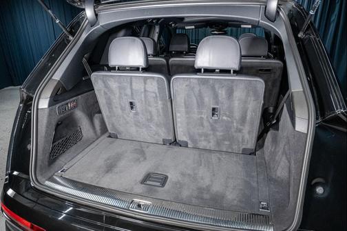 Mythos Black Metallic 2025 Audi Q7 55 Prestige
