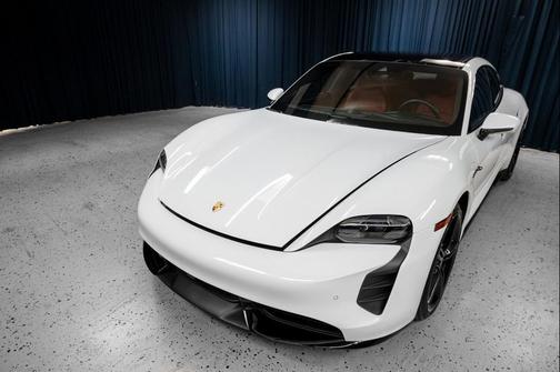 2021 Porsche Taycan Turbo