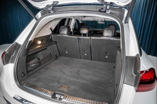 MANUFAKTUR Moonlight White Metallic 2026 Mercedes-Benz GLE 450 4MATIC