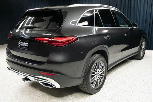 Graphite Grey Metallic 2026 Mercedes-Benz GLC 300 4MATIC