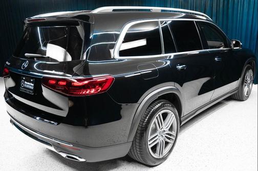 Obsidian Black Metallic 2026 Mercedes-Benz GLS 450 4MATIC
