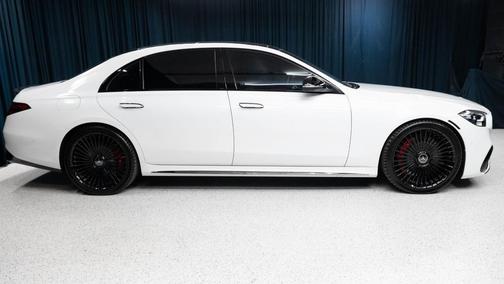 MANUFAKTUR Moonlight White Metallic 2026 Mercedes-Benz AMG S 63 E 4MATIC