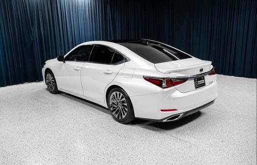 Eminent White Pearl 2024 Lexus ES 350 Luxury