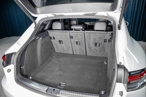 2021 Porsche Macan SUV