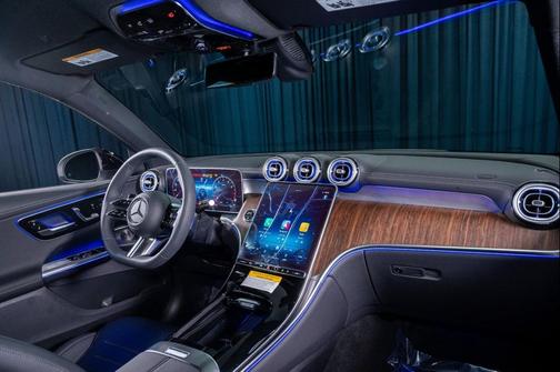 2025 Mercedes-Benz GLC 300 Base