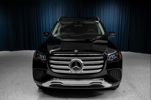 Obsidian Black Metallic 2026 Mercedes-Benz GLS 450 4MATIC