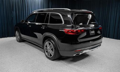 Obsidian Black Metallic 2026 Mercedes-Benz GLS 450 4MATIC