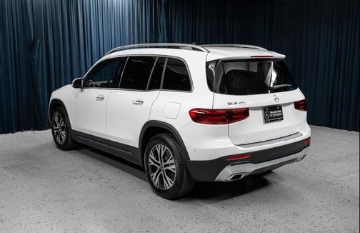 Polar White 2026 Mercedes-Benz GLB 250 Base