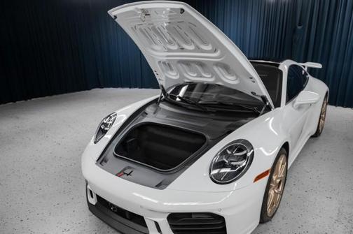 2025 Porsche 911 Carrera