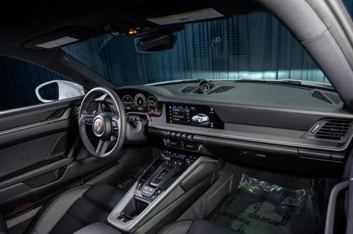 2025 Porsche 911 Carrera