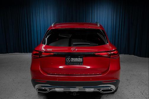 MANUFAKTUR Patagonia Red Metallic 2026 Mercedes-Benz GLC 300 Base