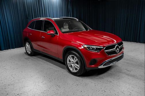 MANUFAKTUR Patagonia Red Metallic 2026 Mercedes-Benz GLC 300 Base