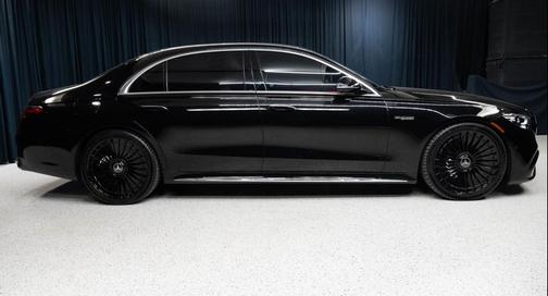 Obsidian Black Metallic 2026 Mercedes-Benz AMG S 63 E 4MATIC