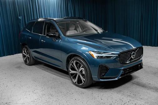2024 Volvo XC60 Recharge Plug-In Hybrid T8 Ultimate Dark Theme