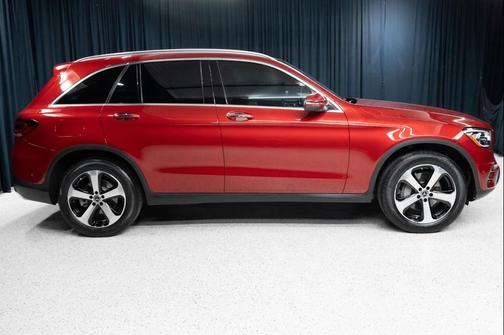 designo Cardinal Red Metallic 2020 Mercedes-Benz GLC 300 Base