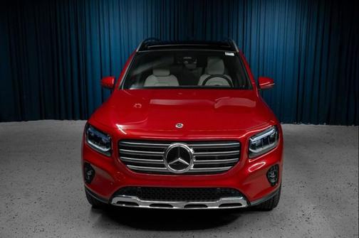 MANUFAKTUR Patagonia Red Metallic 2026 Mercedes-Benz GLB 250 Base