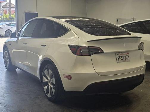 Pearl White Multi-Coat 2023 Tesla Model Y Long Range Dual Motor All-Wheel Drive