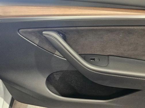 Pearl White Multi-Coat 2023 Tesla Model Y Long Range Dual Motor All-Wheel Drive