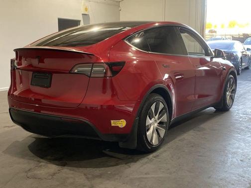 2022 Tesla Model Y Long Range Dual Motor All-Wheel Drive