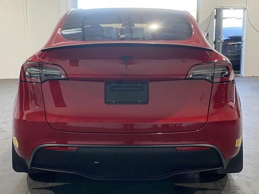 2022 Tesla Model Y Long Range Dual Motor All-Wheel Drive