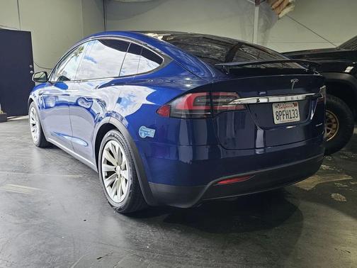 Deep Blue Metallic 2020 Tesla Model X