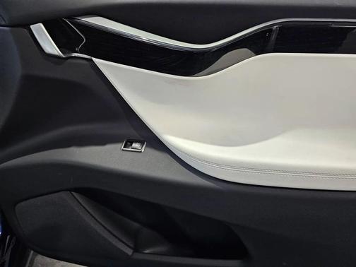 Deep Blue Metallic 2020 Tesla Model X