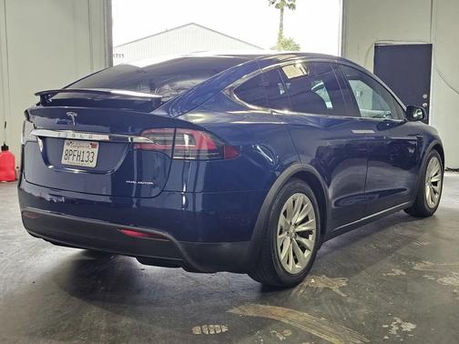 Deep Blue Metallic 2020 Tesla Model X