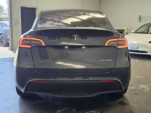 Midnight Silver Metallic 2020 Tesla Model Y Long Range Dual Motor All-Wheel Drive