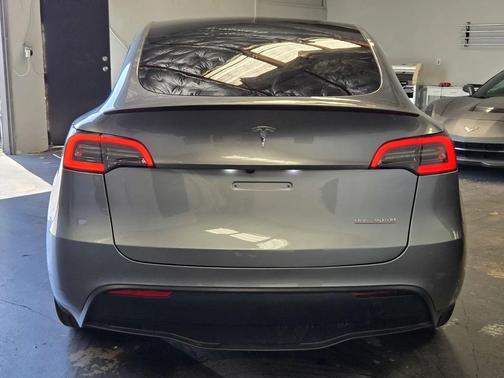 2024 Tesla Model Y Performance Dual Motor All-Wheel Drive