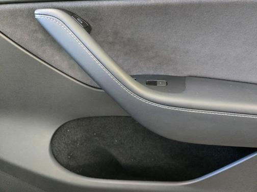 2024 Tesla Model Y Performance Dual Motor All-Wheel Drive