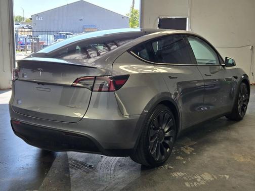 2024 Tesla Model Y Performance Dual Motor All-Wheel Drive