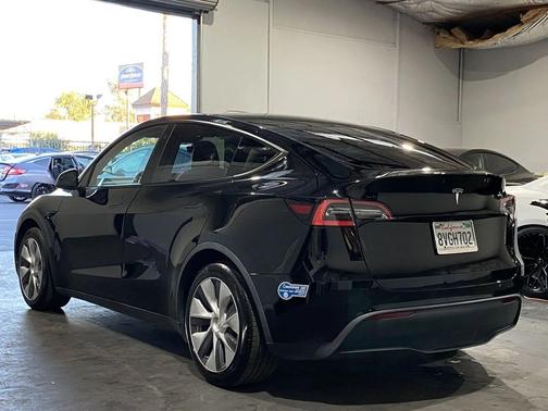 2021 Tesla Model Y Standard Range Rear-Wheel Drive