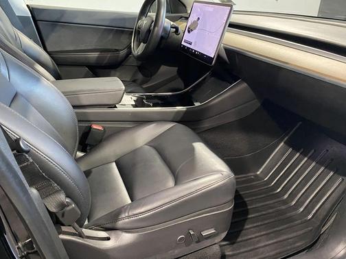 2021 Tesla Model Y Standard Range Rear-Wheel Drive