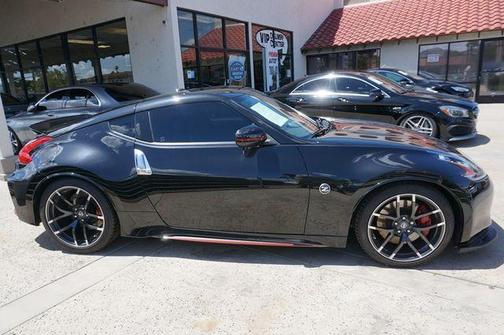 Photo 3 of 20 of 2015 Nissan 370Z NISMO Tech