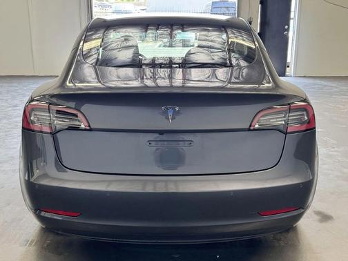 2022 Tesla Model 3 Standard Range