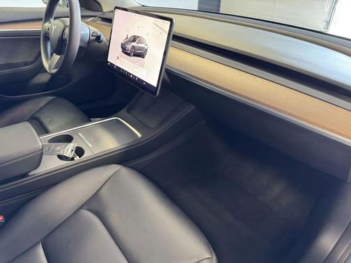 2022 Tesla Model 3 Standard Range