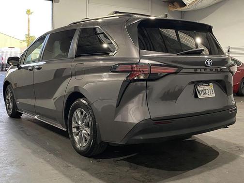 2021 Toyota Sienna 