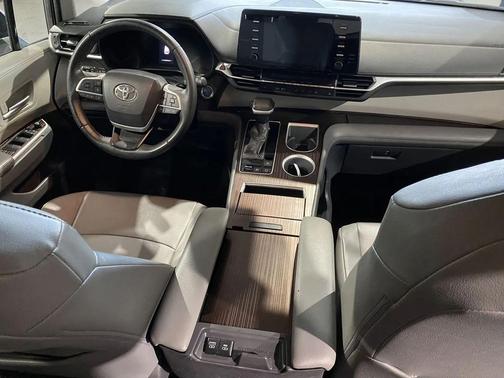 2021 Toyota Sienna 