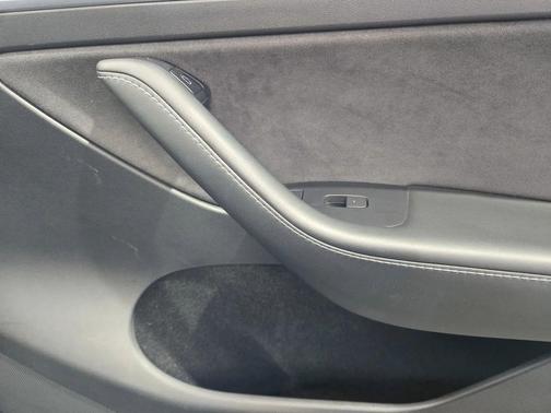 Deep Blue Metallic 2022 Tesla Model Y Long Range Dual Motor All-Wheel Drive