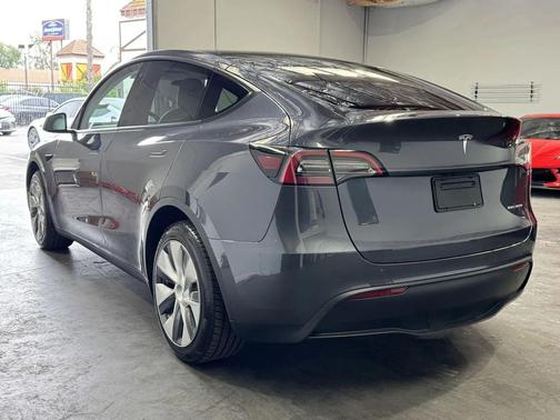 2023 Tesla Model Y Long Range Dual Motor All-Wheel Drive