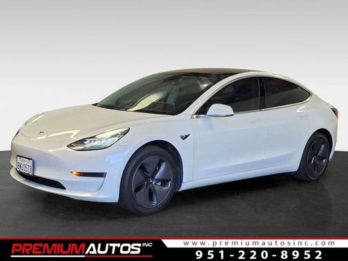 white 2020 Tesla Model 3 Standard Range Plus