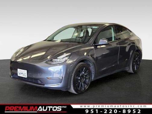 Gray metallic 2022 Tesla Model Y Long Range Dual Motor All-Wheel Drive