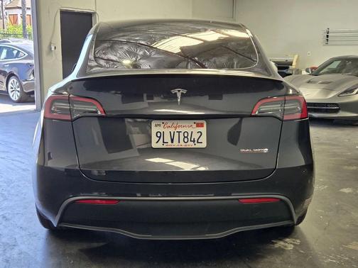 Stealth Grey 2024 Tesla Model Y Performance Dual Motor All-Wheel Drive