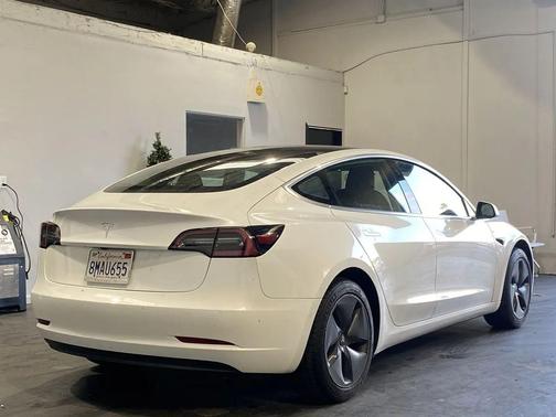 2019 Tesla Model 3 Standard Range Plus