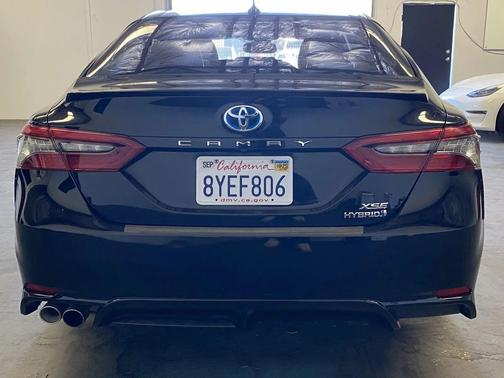 2022 Toyota Camry Hybrid SE