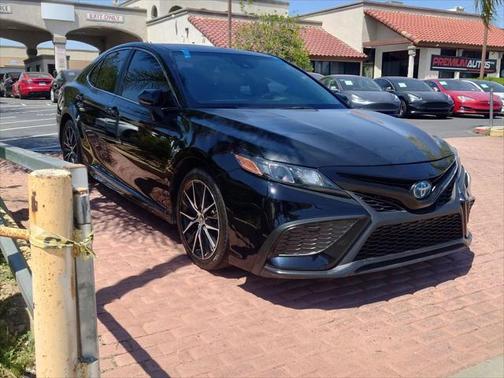 2021 Toyota Camry Hybrid SE